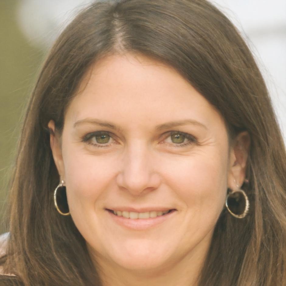 Elena Rossi, studentessa del corso avanzato di narrativa
