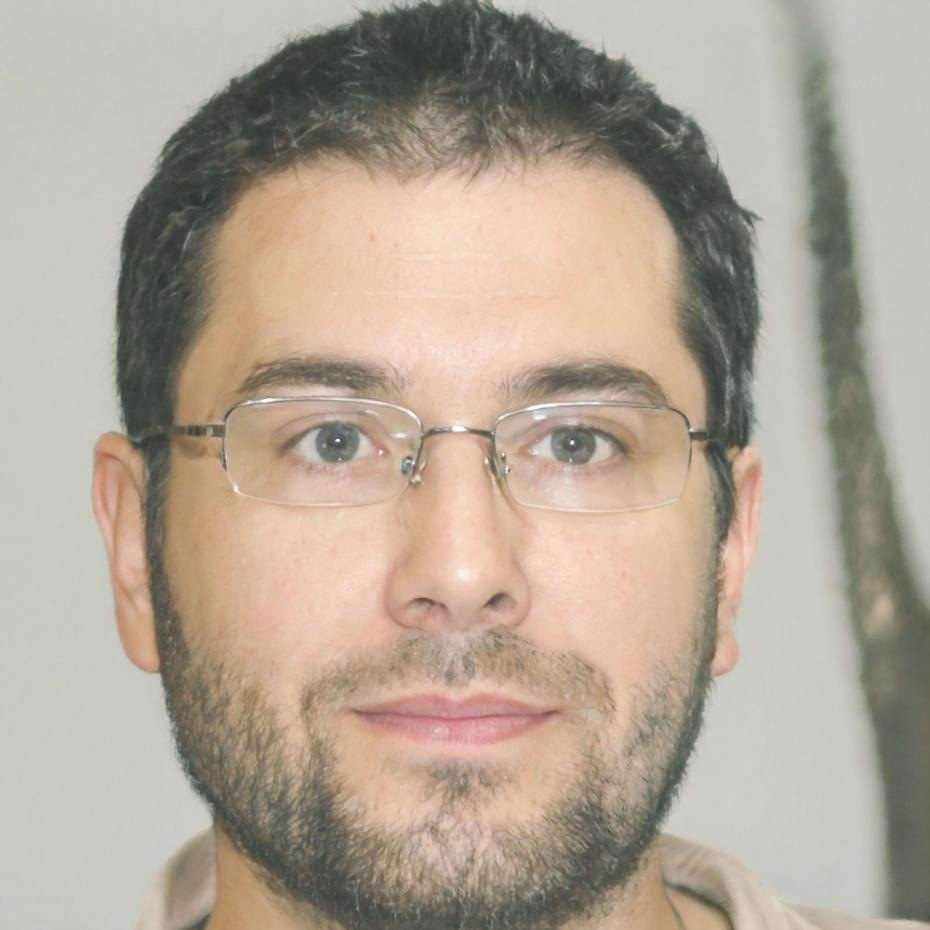 Marco Bertinelli, docente senior di scrittura creativa